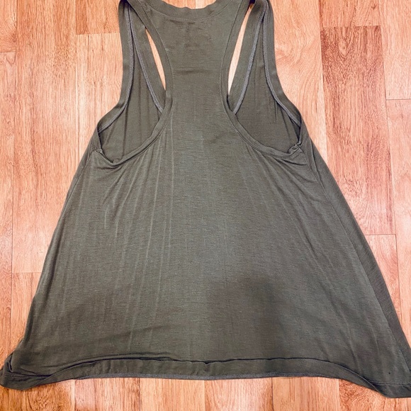 AE soft and sexy tank - Picture 2 of 3